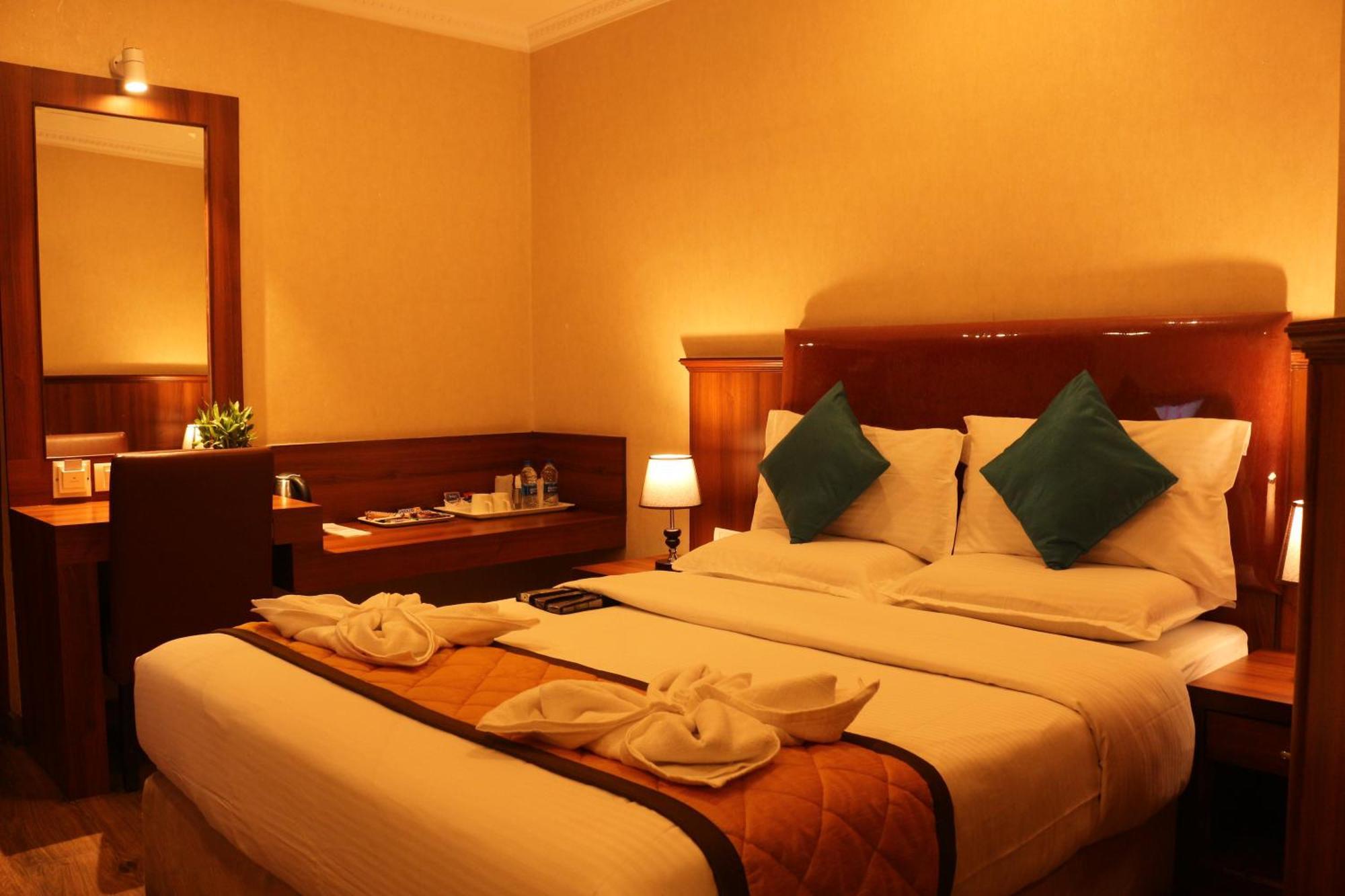 Hotel Noor Empire International Kormangala Bangalore Esterno foto