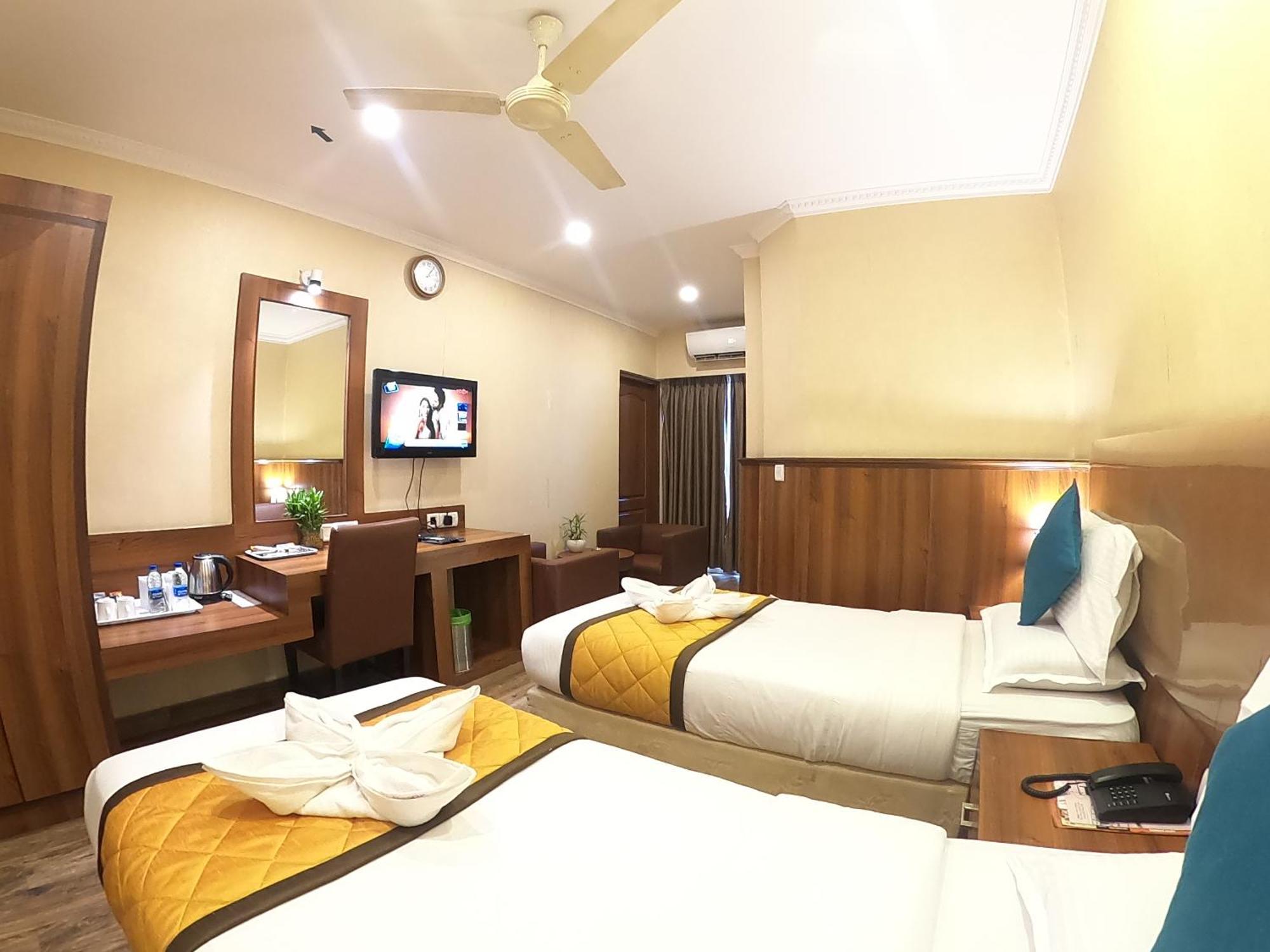Hotel Noor Empire International Kormangala Bangalore Esterno foto
