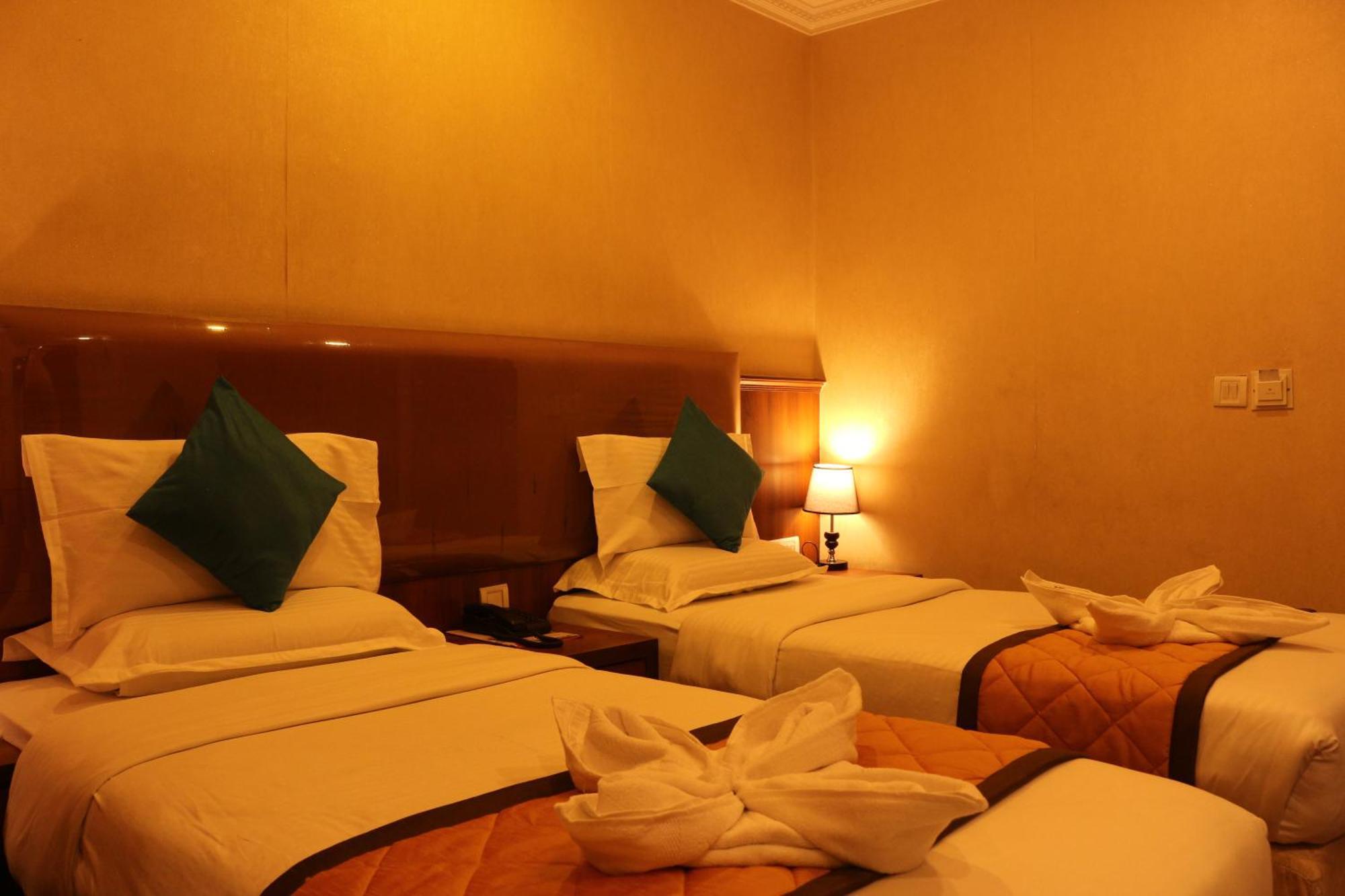 Hotel Noor Empire International Kormangala Bangalore Esterno foto