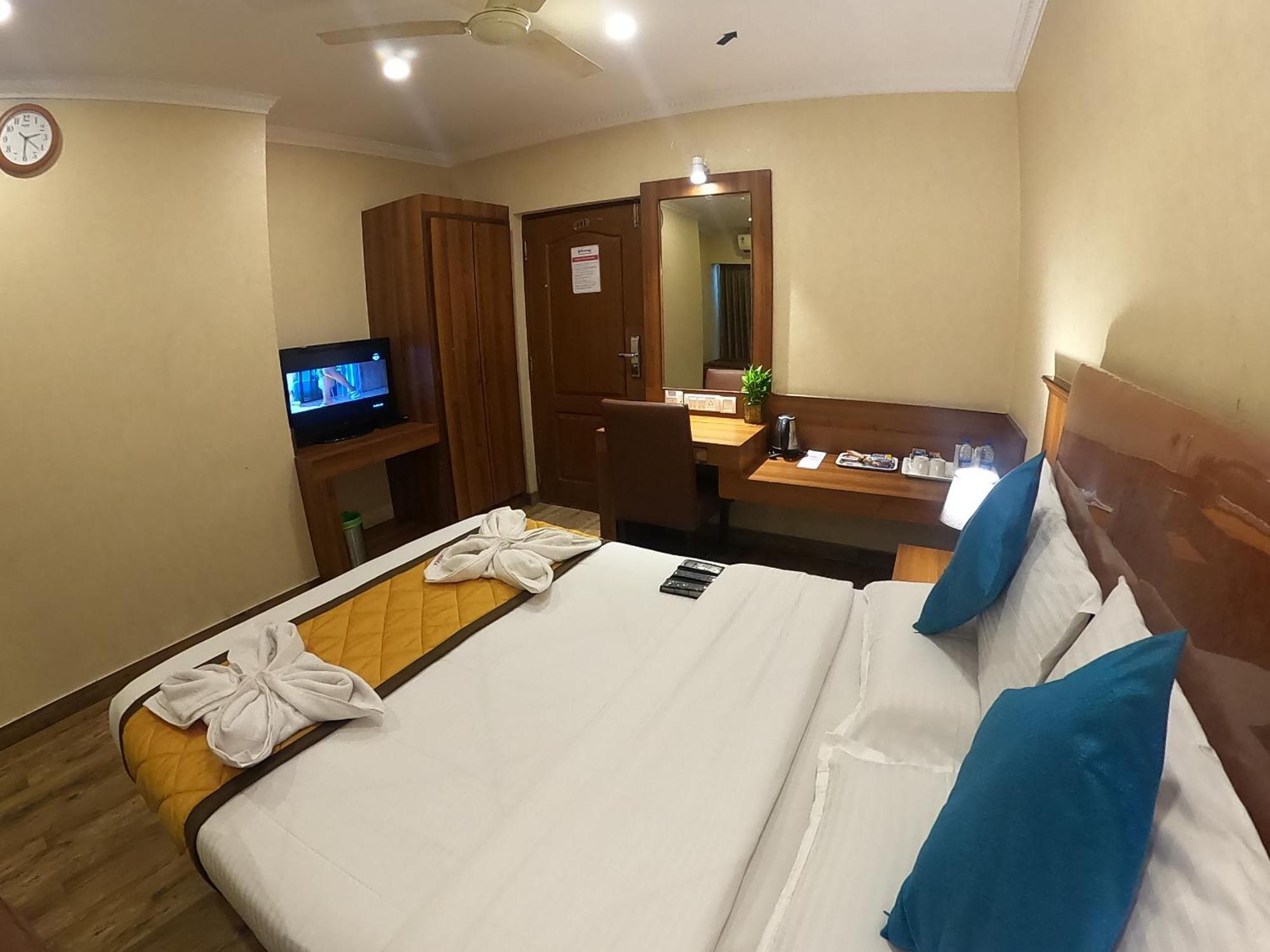 Hotel Noor Empire International Kormangala Bangalore Esterno foto