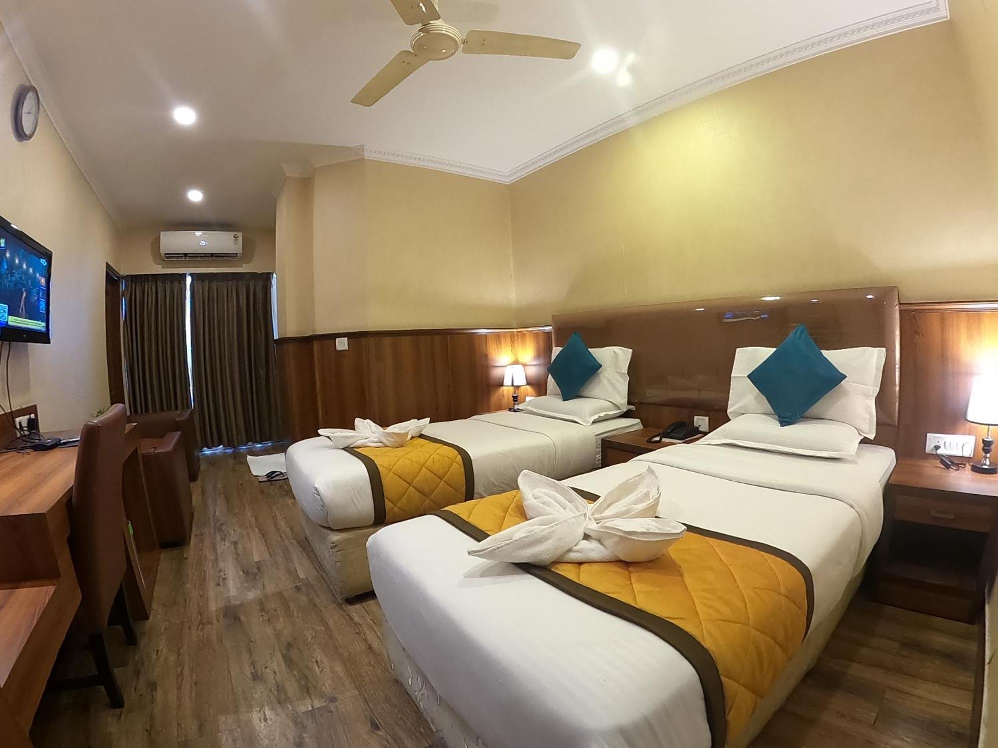 Hotel Noor Empire International Kormangala Bangalore Esterno foto