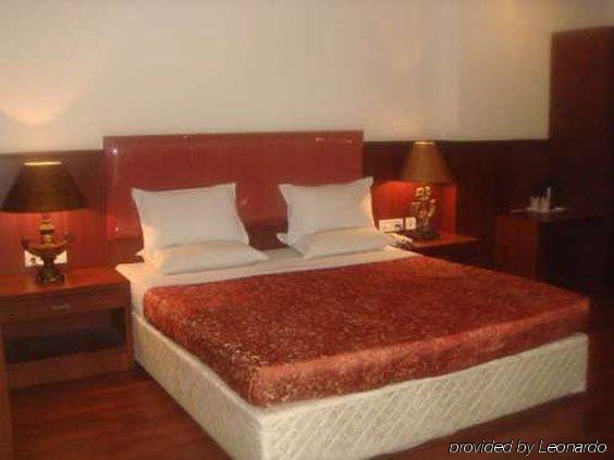 Hotel Noor Empire International Kormangala Bangalore Camera foto
