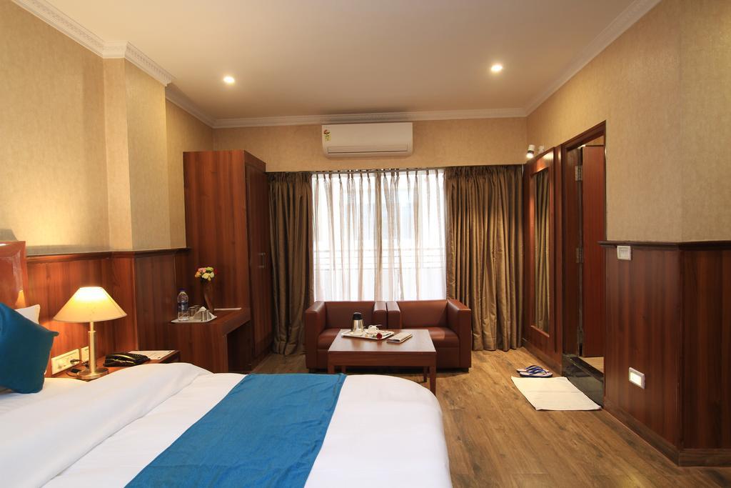 Hotel Noor Empire International Kormangala Bangalore Esterno foto