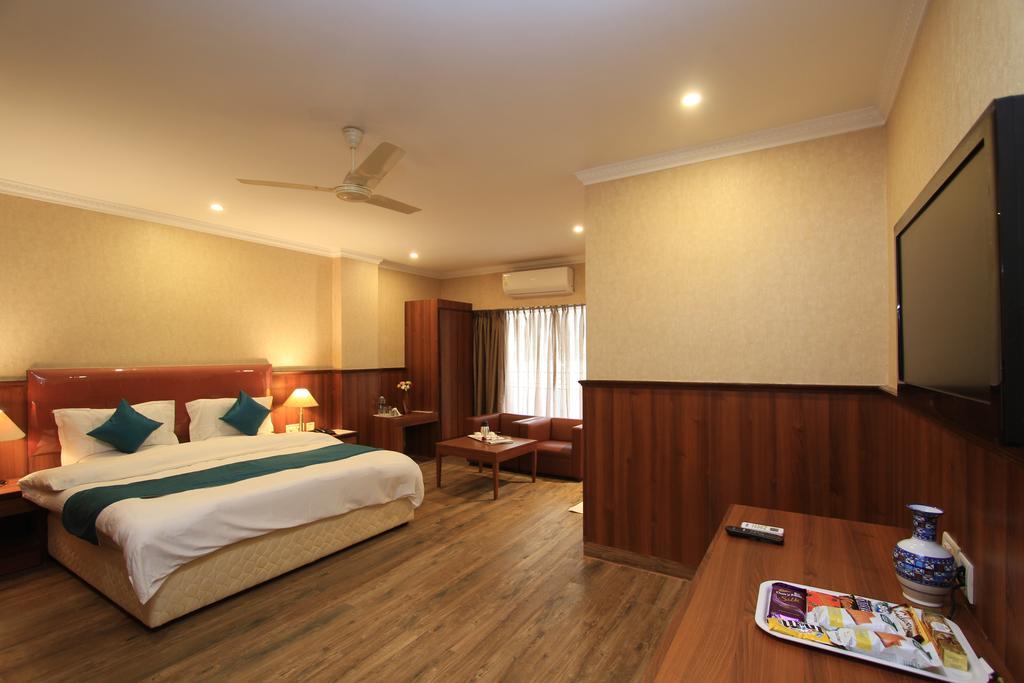 Hotel Noor Empire International Kormangala Bangalore Esterno foto