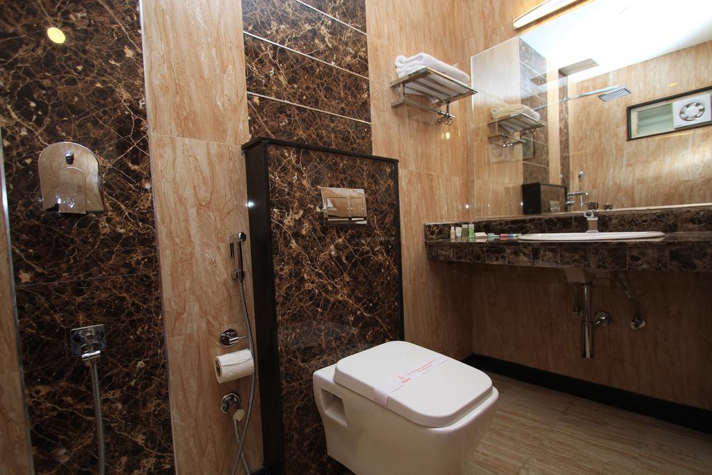 Hotel Noor Empire International Kormangala Bangalore Esterno foto