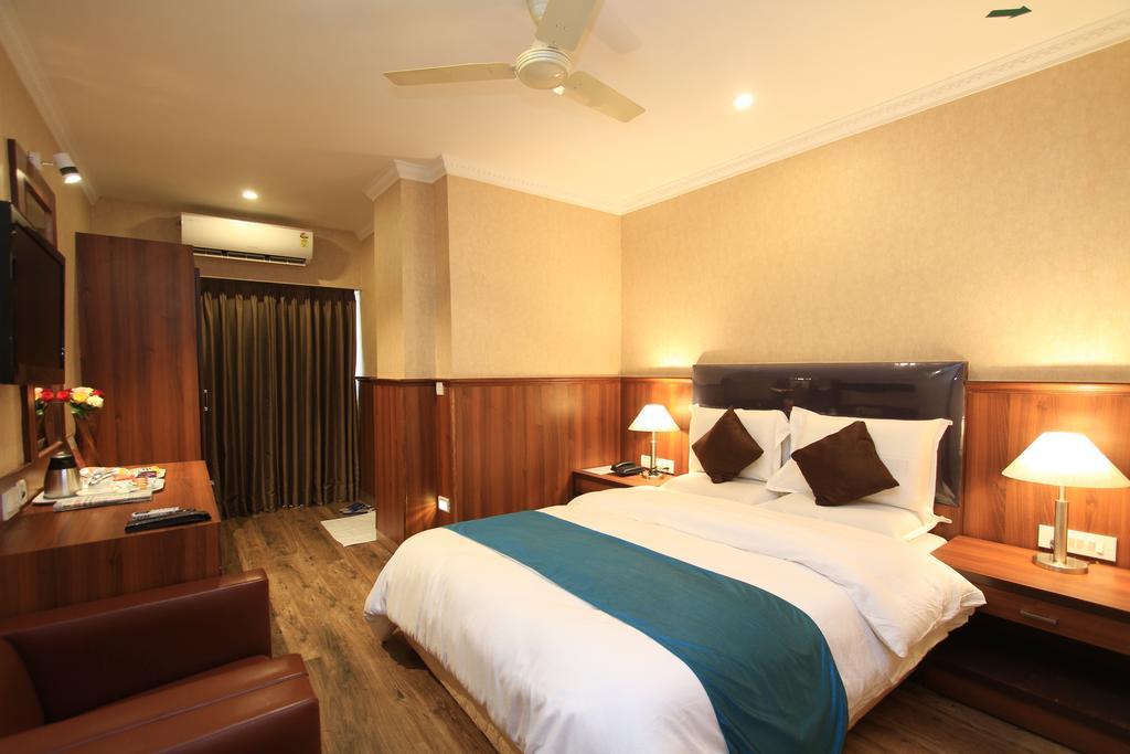 Hotel Noor Empire International Kormangala Bangalore Esterno foto