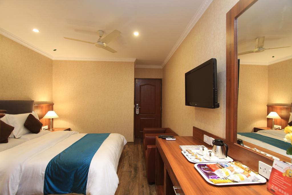 Hotel Noor Empire International Kormangala Bangalore Esterno foto
