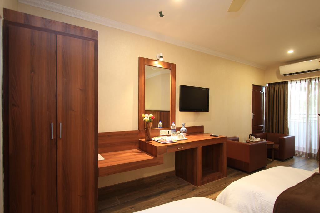 Hotel Noor Empire International Kormangala Bangalore Esterno foto