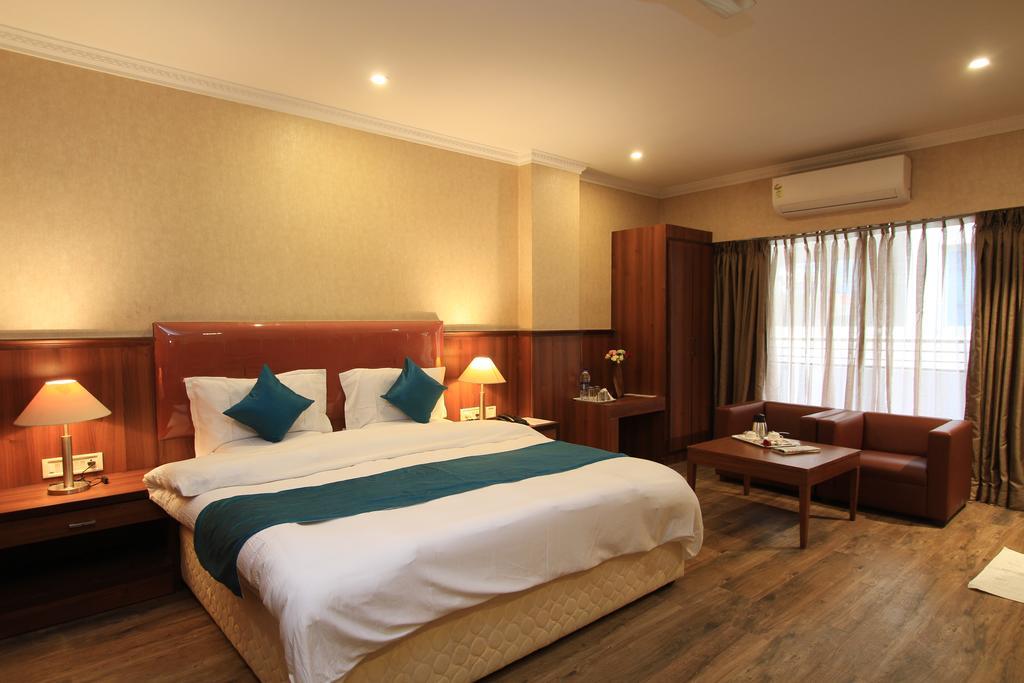 Hotel Noor Empire International Kormangala Bangalore Esterno foto