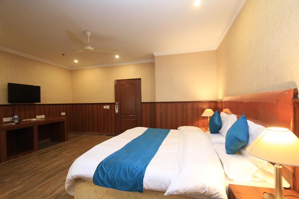 Hotel Noor Empire International Kormangala Bangalore Esterno foto